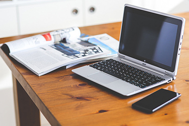 如何打造高识别度门头招牌：材质、光源与结构三要素